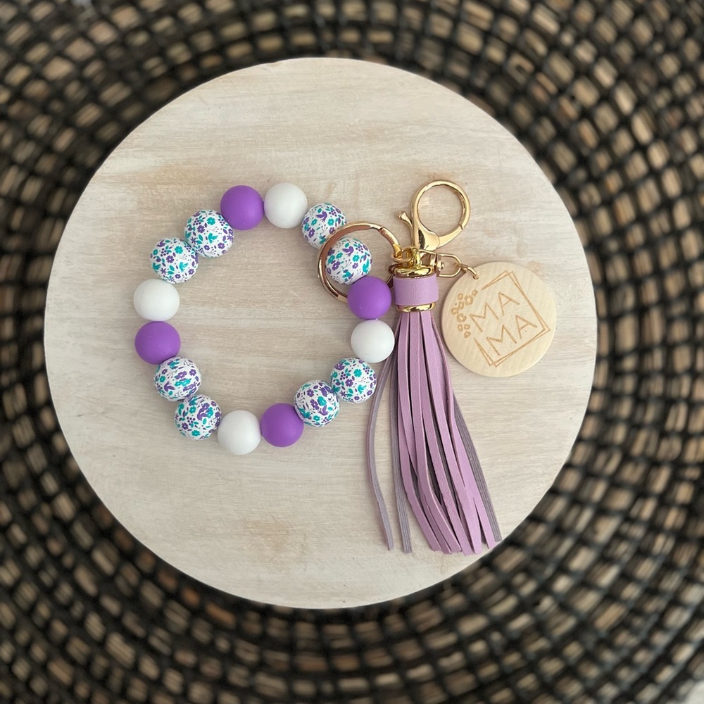 Mama floral beaded keychain